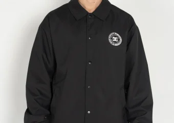 JAQUETA DC SHOES CORPO COACHES PRETO